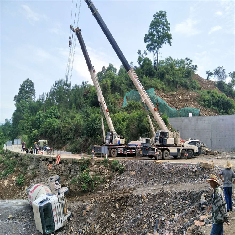 伊犁伊犁24小时应急道路救援吊装吊装现场实拍
